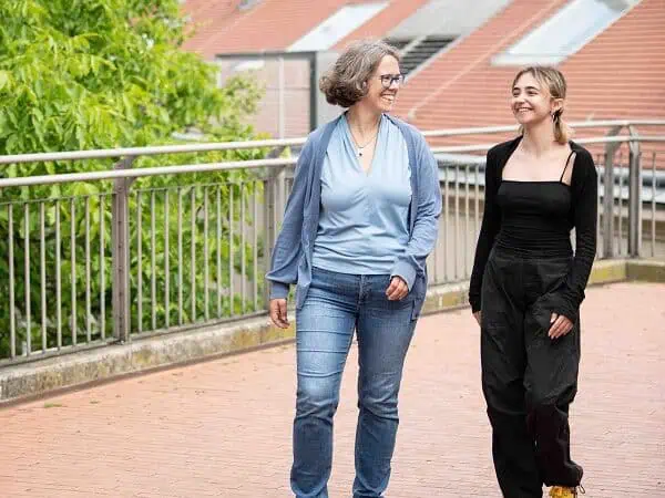 marie_meyer_marktl_business_coach (194) Walk & Coach, Leben verändern: Marie beim Spaziergang mit einer Frau